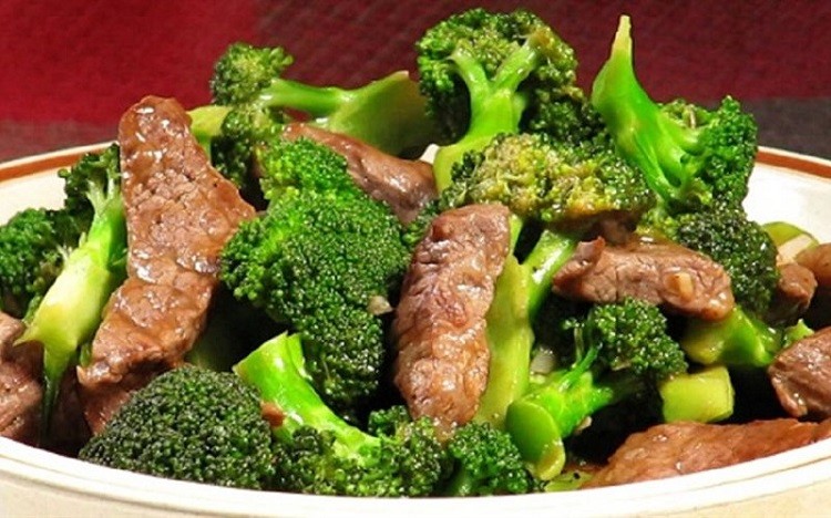 Súp lơ xào thịt bò