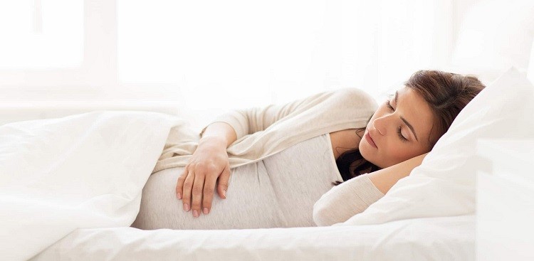 mẹ bầu ốm nghén vào buổi sáng