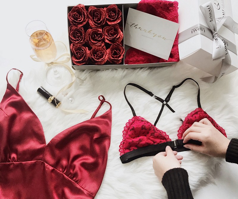 Mua thêm đồ lót mới