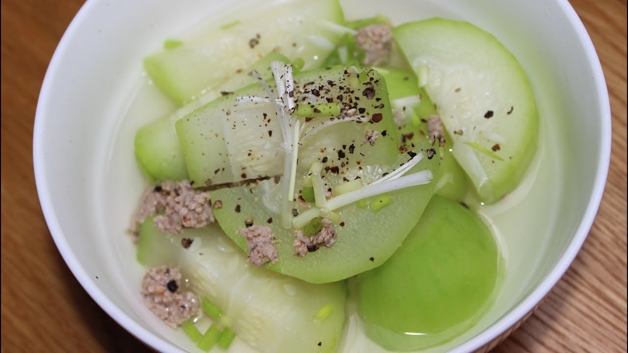 Canh sườn nấu bí