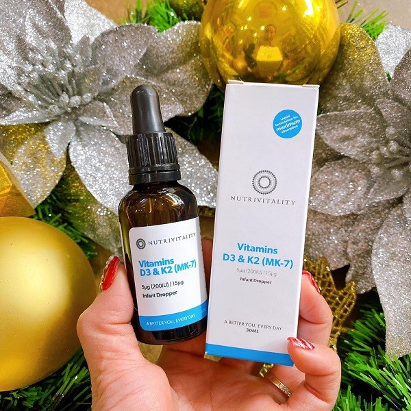 Vitamin Nutrivitality D3 & K2 là sản phẩm đang được rất nhiều mẹ lựa chọn cho con để bổ sung vitamin D3 K2 cho trẻ, giúp trẻ cao lớn, khỏe mạnh mỗi ngày. Tuy nhiên, Vitamin Nutrivitality D3 & K2 có tốt không, có hiệu quả không thì hãy cùng xem nhé.