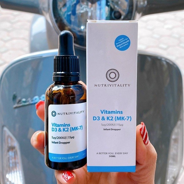 Vitamin Nutrivitality D3 & K2 là sản phẩm đang được rất nhiều mẹ lựa chọn cho con để bổ sung vitamin D3 K2 cho trẻ, giúp trẻ cao lớn, khỏe mạnh mỗi ngày. Tuy nhiên, Vitamin Nutrivitality D3 & K2 có tốt không, có hiệu quả không thì hãy cùng xem nhé.